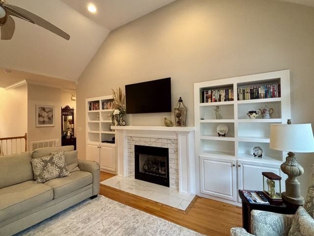 498 Dearman St, Smithville, TN 37166