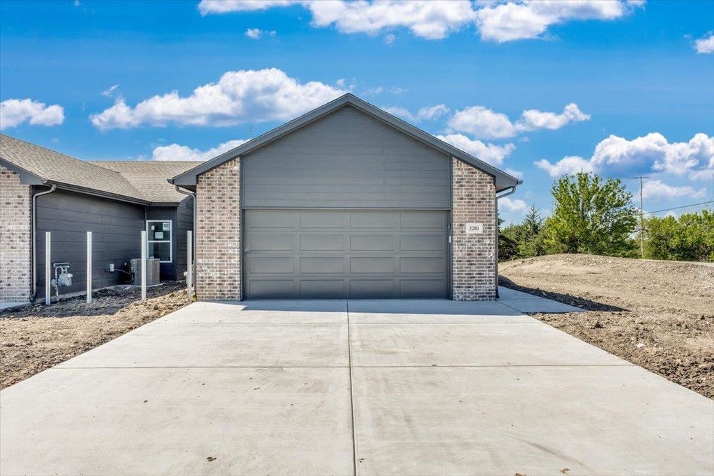 5017 N Fairmount, Wichita, KS 67219