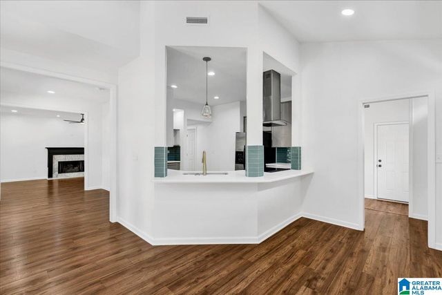 100 SUMMER BROOK LANE, Alabaster, AL 35007