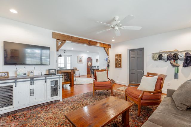 2306 E 4th Street, Chattanooga, TN 37404