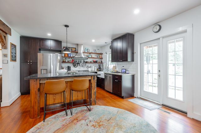 2306 E 4th Street, Chattanooga, TN 37404