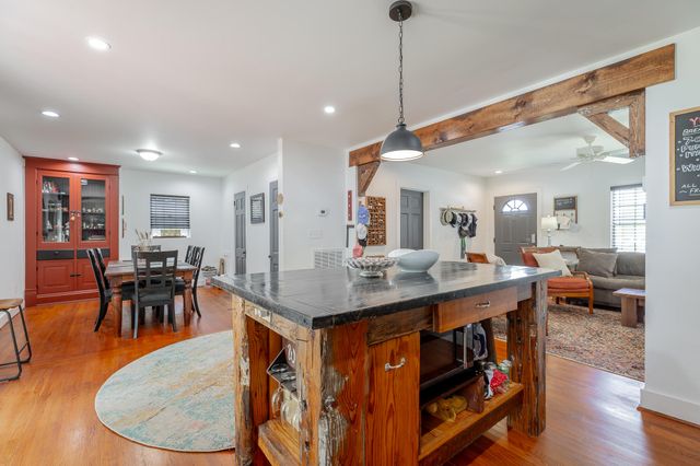 2306 E 4th Street, Chattanooga, TN 37404