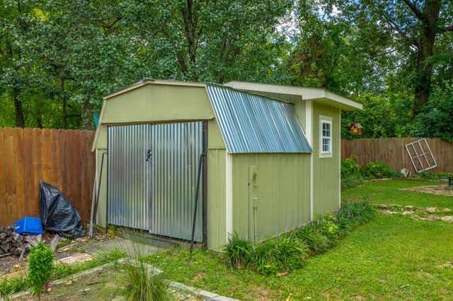 2306 E 4th Street, Chattanooga, TN 37404