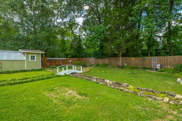 2306 E 4th Street, Chattanooga, TN 37404