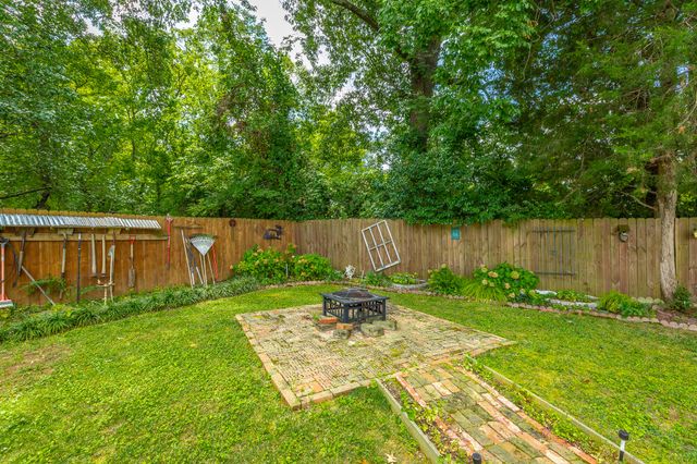 2306 E 4th Street, Chattanooga, TN 37404