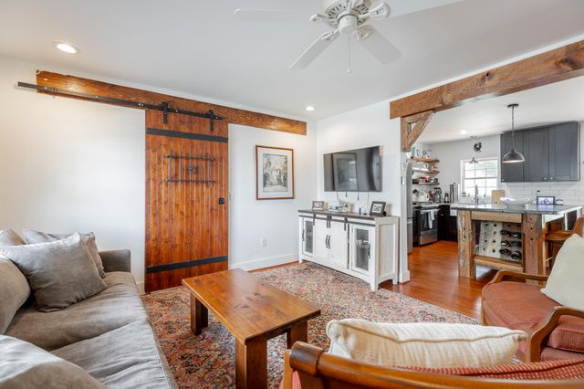 2306 E 4th Street, Chattanooga, TN 37404