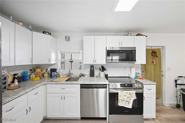 136 Lexington AVE, Fort Myers, FL 33908