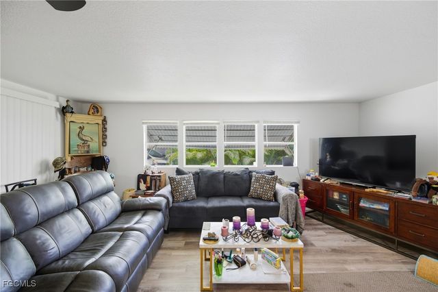 136 Lexington AVE, Fort Myers, FL 33908