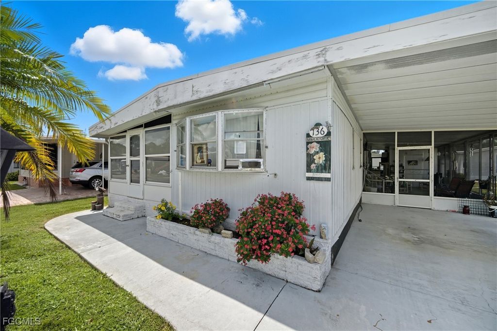 136 Lexington AVE, Fort Myers, FL 33908