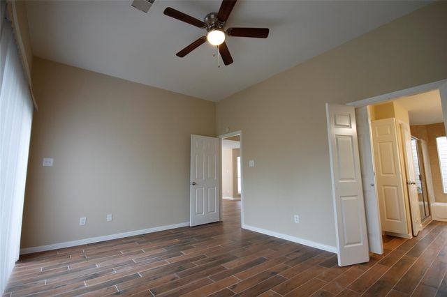 11615 Glenwolde Drive, Houston, TX 77099