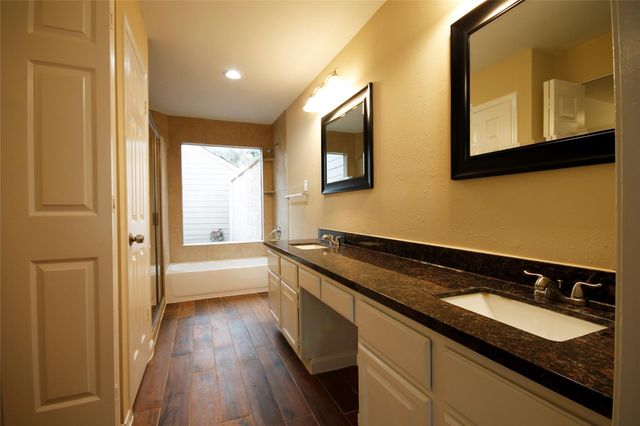 11615 Glenwolde Drive, Houston, TX 77099