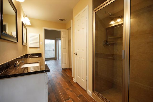 11615 Glenwolde Drive, Houston, TX 77099