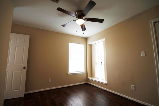 11615 Glenwolde Drive, Houston, TX 77099