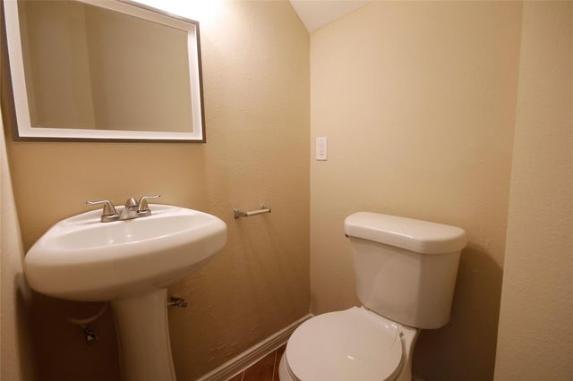 11615 Glenwolde Drive, Houston, TX 77099