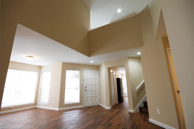 11615 Glenwolde Drive, Houston, TX 77099