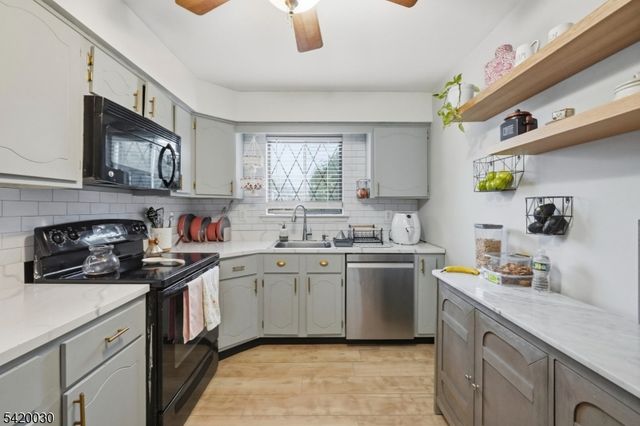 76 Farm Rd A, Hillsborough Twp., NJ 08844