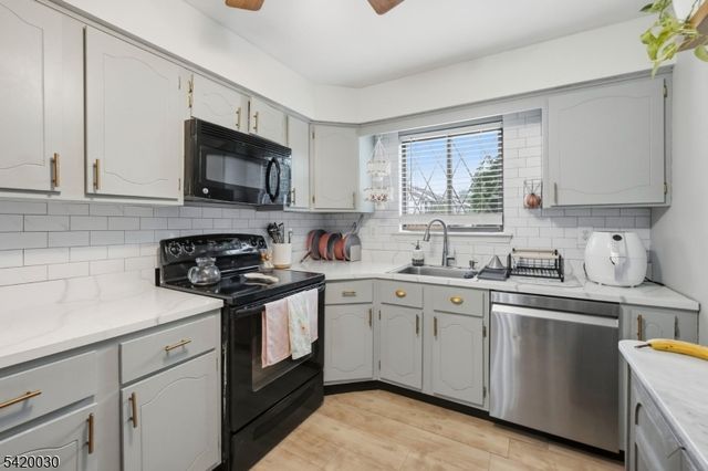 76 Farm Rd A, Hillsborough Twp., NJ 08844