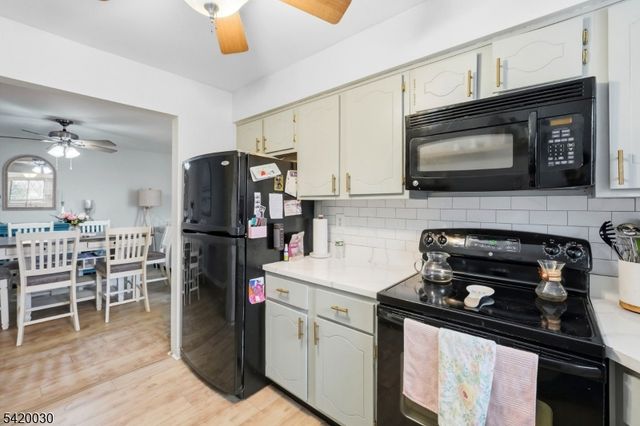 76 Farm Rd A, Hillsborough Twp., NJ 08844