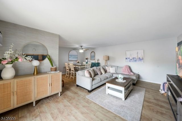 76 Farm Rd A, Hillsborough Twp., NJ 08844