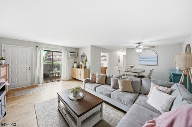 76 Farm Rd A, Hillsborough Twp., NJ 08844