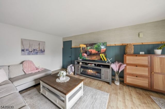 76 Farm Rd A, Hillsborough Twp., NJ 08844