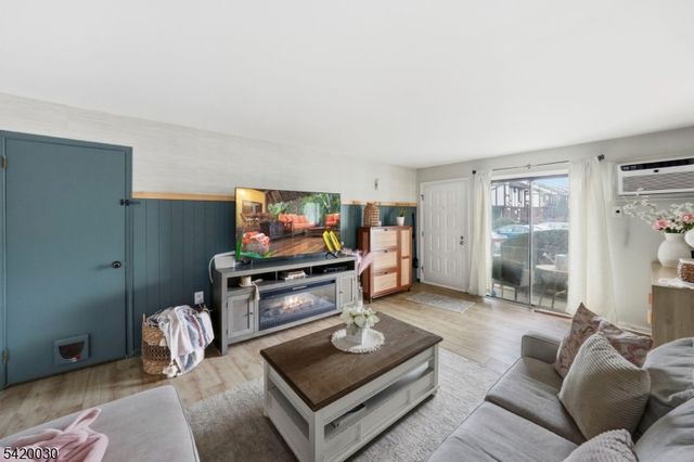 76 Farm Rd A, Hillsborough Twp., NJ 08844