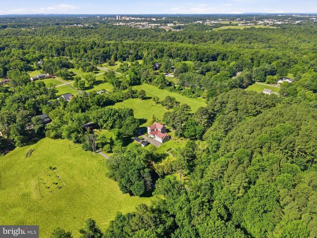 15715 AVERY RD, Rockville, MD 20855