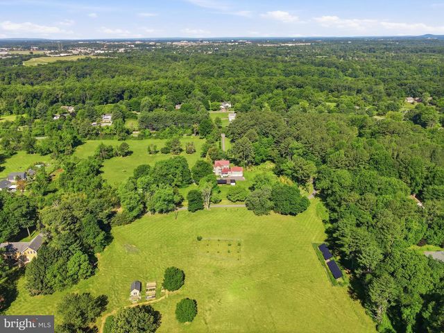 15715 AVERY RD, Rockville, MD 20855