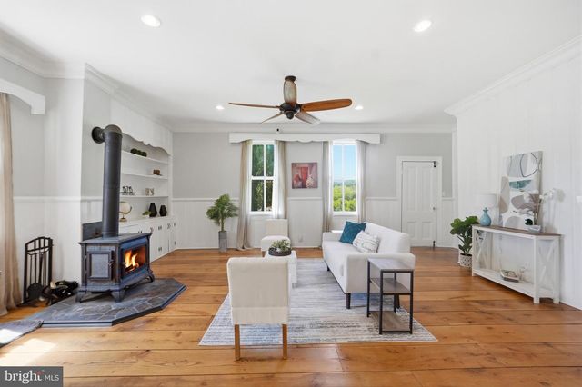 15715 AVERY RD, Rockville, MD 20855