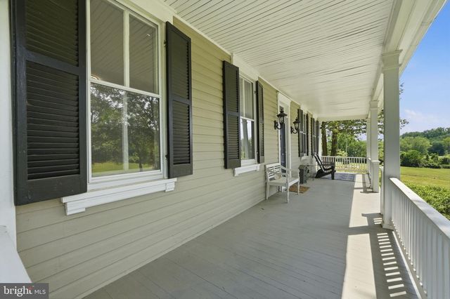 15715 AVERY RD, Rockville, MD 20855