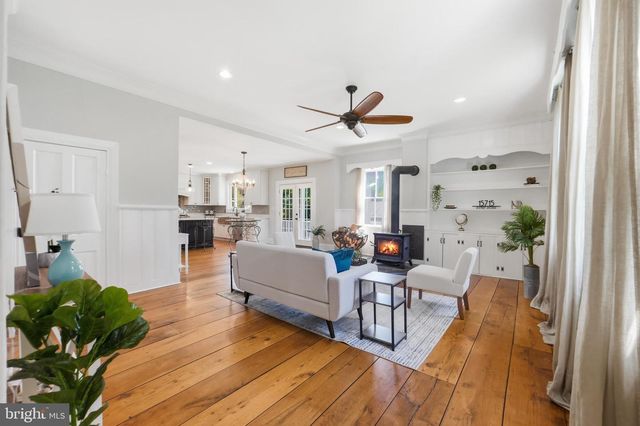 15715 AVERY RD, Rockville, MD 20855
