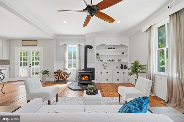 15715 AVERY RD, Rockville, MD 20855