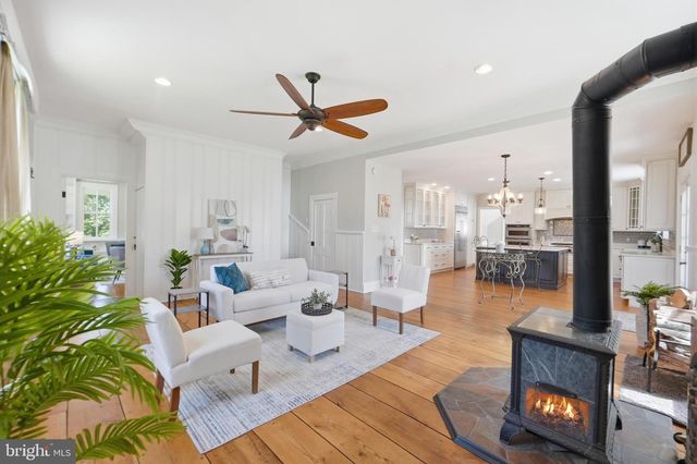 15715 AVERY RD, Rockville, MD 20855