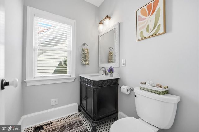 15715 AVERY RD, Rockville, MD 20855