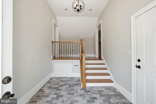 15715 AVERY RD, Rockville, MD 20855