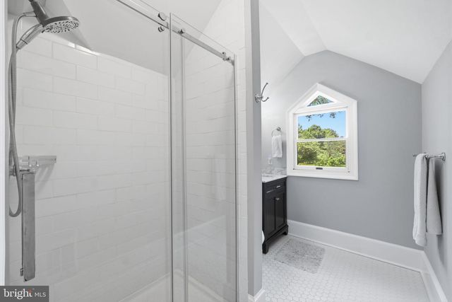15715 AVERY RD, Rockville, MD 20855