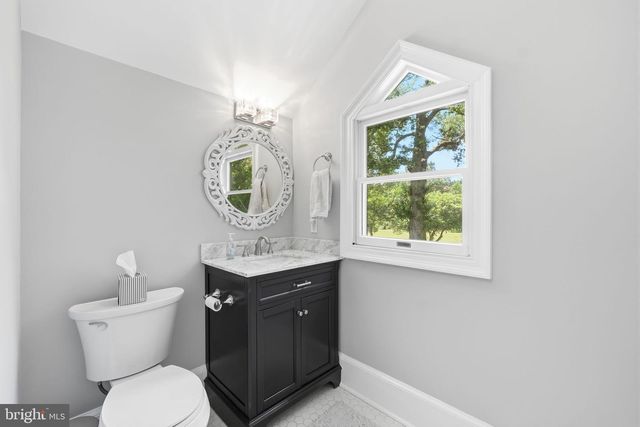 15715 AVERY RD, Rockville, MD 20855