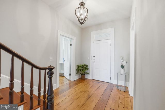 15715 AVERY RD, Rockville, MD 20855