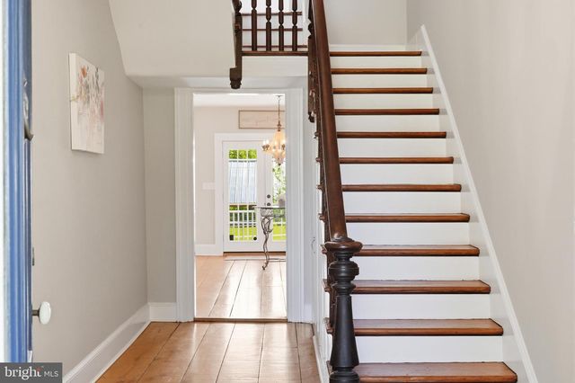 15715 AVERY RD, Rockville, MD 20855