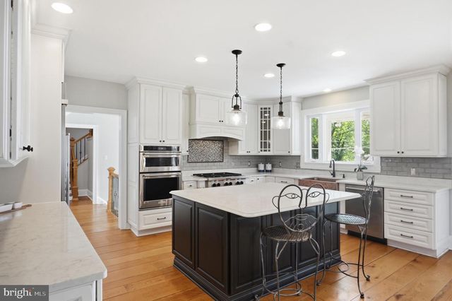 15715 AVERY RD, Rockville, MD 20855