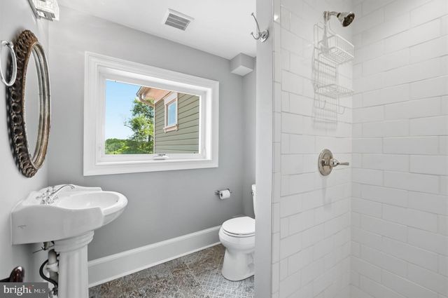 15715 AVERY RD, Rockville, MD 20855