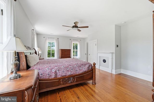 15715 AVERY RD, Rockville, MD 20855