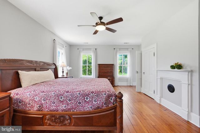 15715 AVERY RD, Rockville, MD 20855