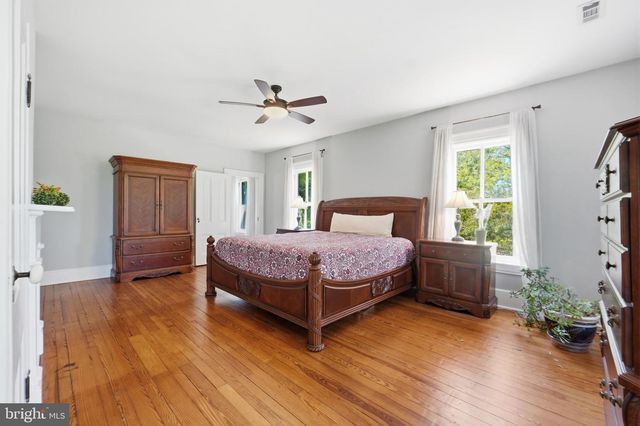 15715 AVERY RD, Rockville, MD 20855