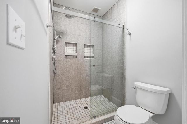15715 AVERY RD, Rockville, MD 20855