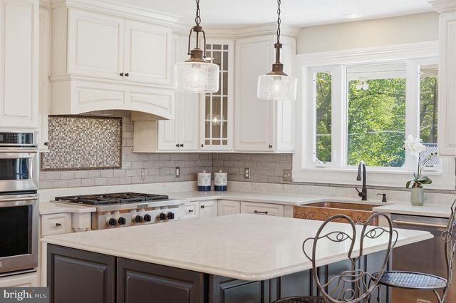 15715 AVERY RD, Rockville, MD 20855