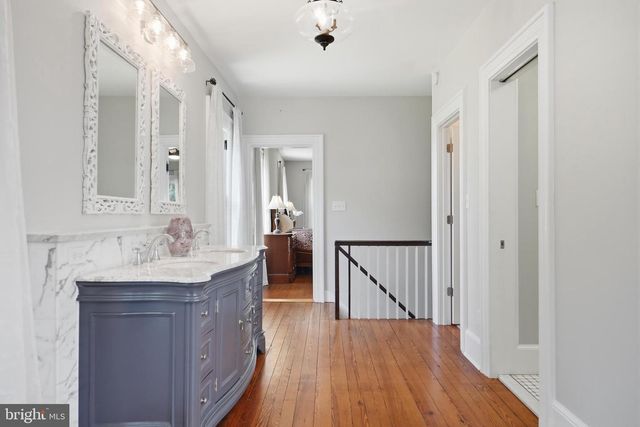 15715 AVERY RD, Rockville, MD 20855