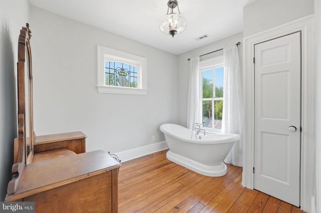 15715 AVERY RD, Rockville, MD 20855