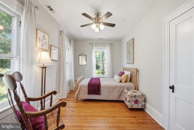 15715 AVERY RD, Rockville, MD 20855