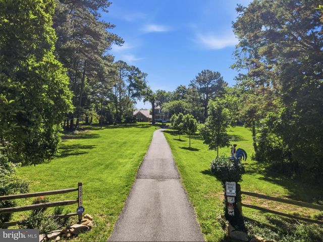 15715 AVERY RD, Rockville, MD 20855